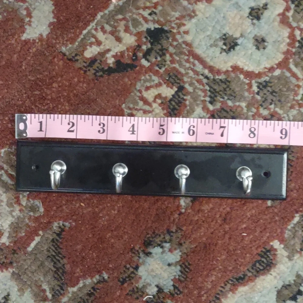 3/15 🦇 Black and Sliver Key Hanger